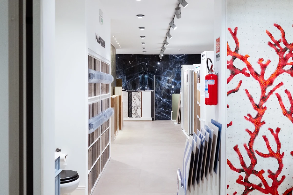 Area showroom adibita all'esposizione di campioni di materiali