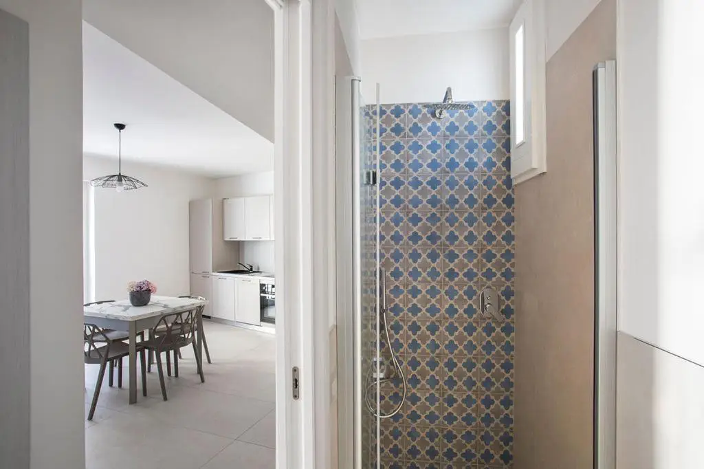 Visuale su bagno e cucina