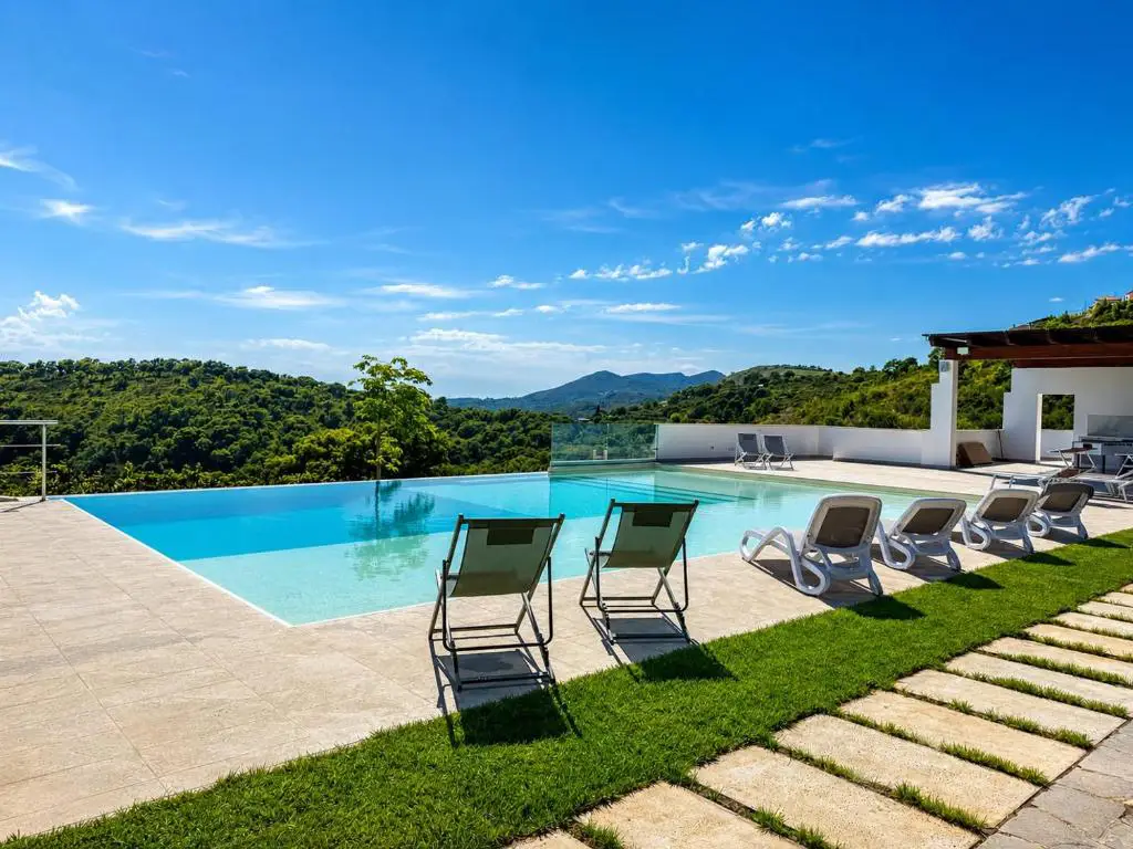 Zona piscina di una villa